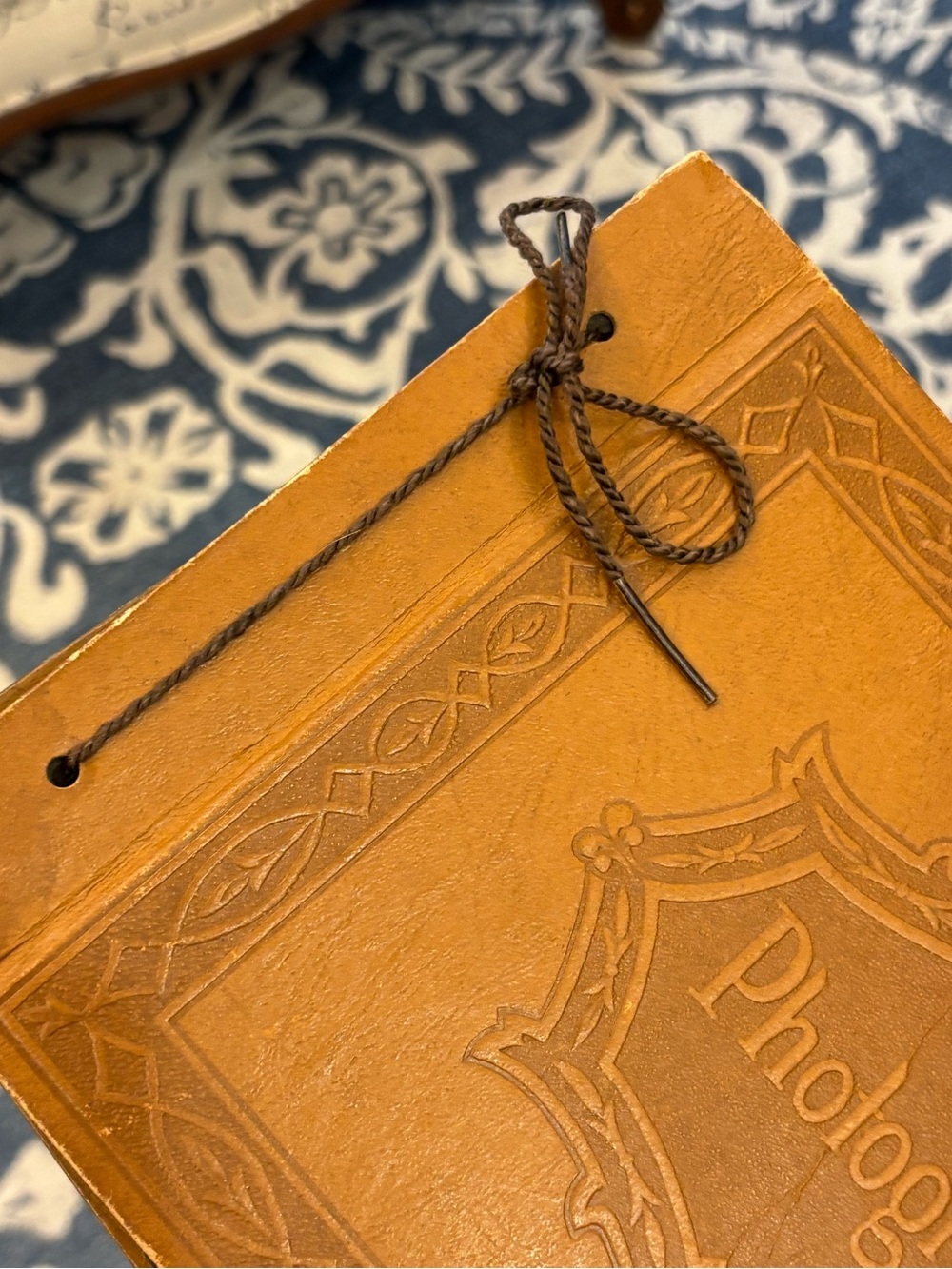 Vintage Embossed 1920’s Photograph Album - Brown Photograph Storage Book - Picture 2 of 7
